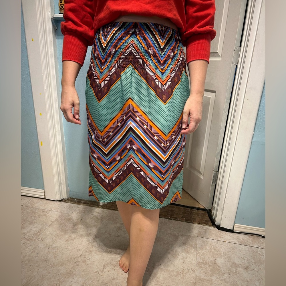 High-Low geometric midi skirt